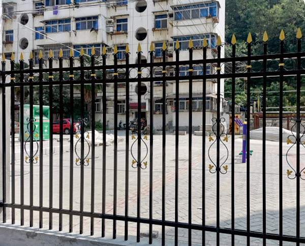 十堰鐵藝護欄的維護常識是什么？